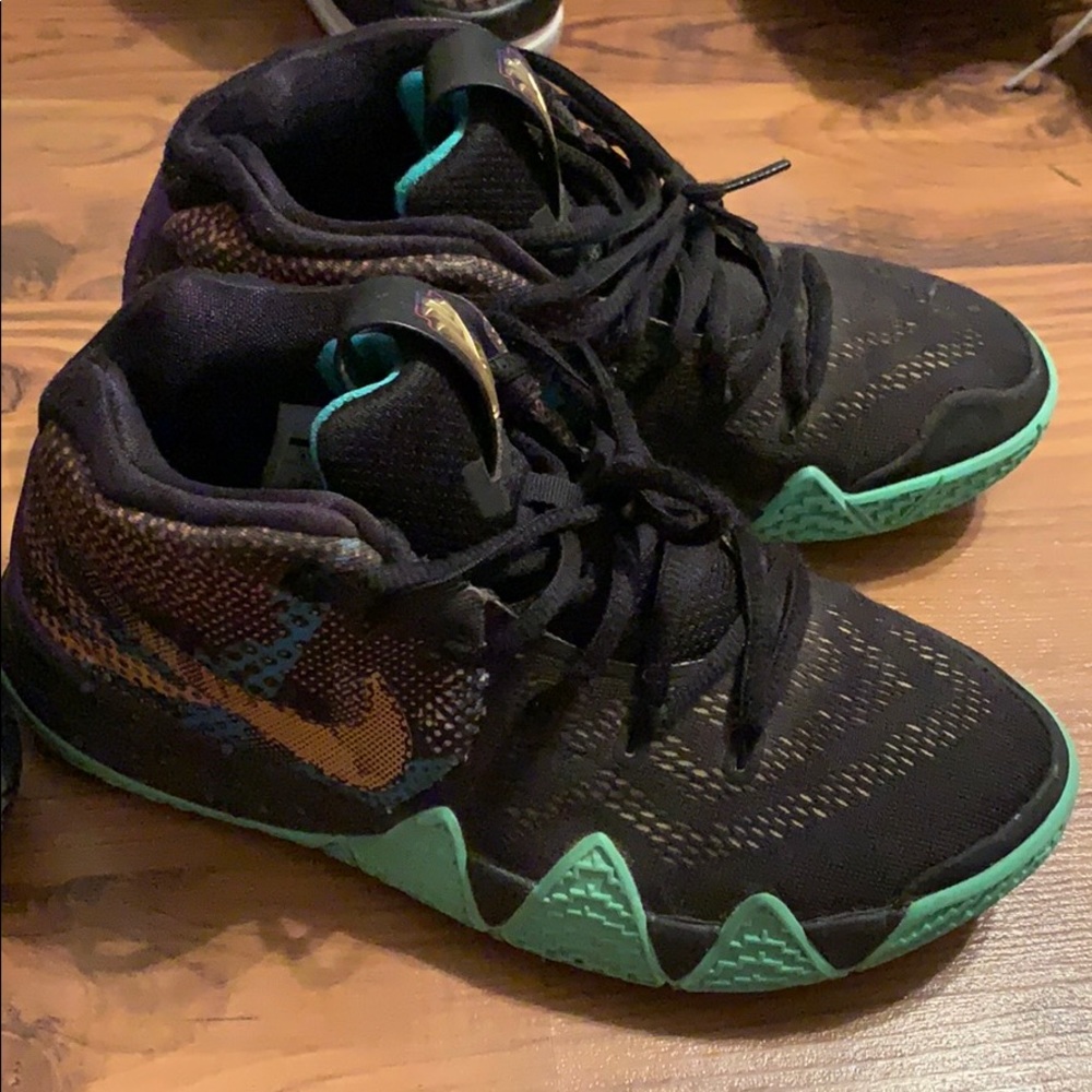 Nike Basketball Shoe . Kyrie Irving